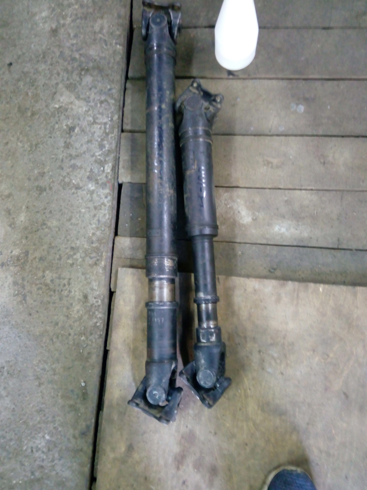 Кардан передний тойота ленд крузер 80. Шлицевое соединение кардана prado 120. Передний кардан land cruiser 100. Карданный вал тойота ленд крузер 200. Кардан задний крузак 100.