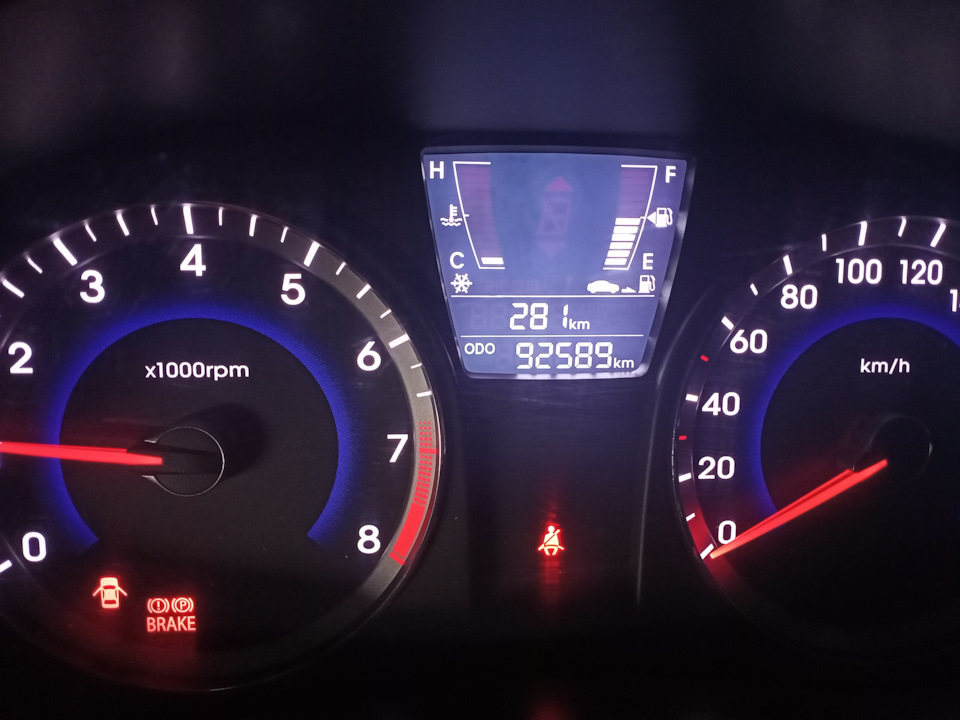 Замена масла и свечей — Hyundai Solaris (1G), 1,6 л, 2014 года ...