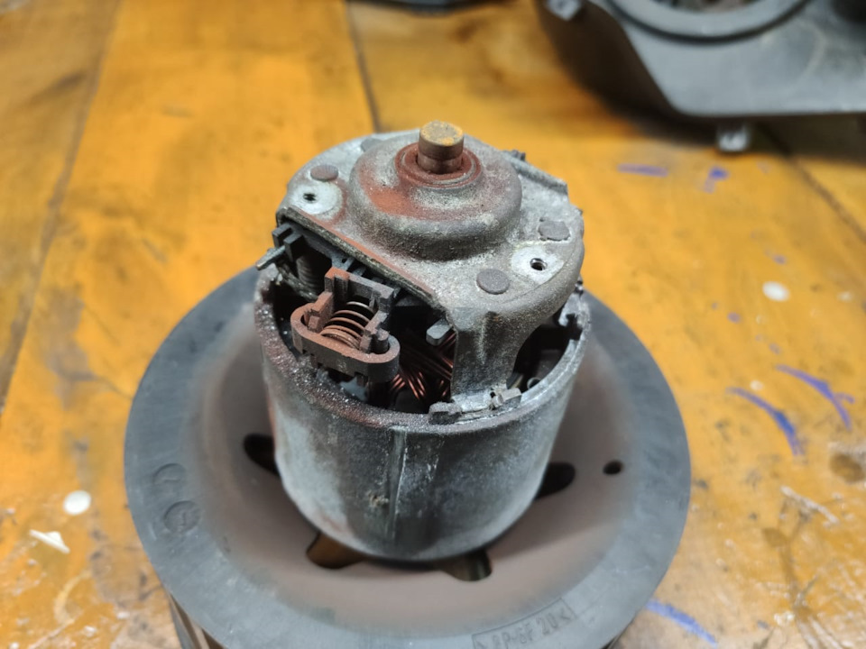 Полнейший ремонт моторчика печки: втулки, щетки, коллектор. — Opel ...