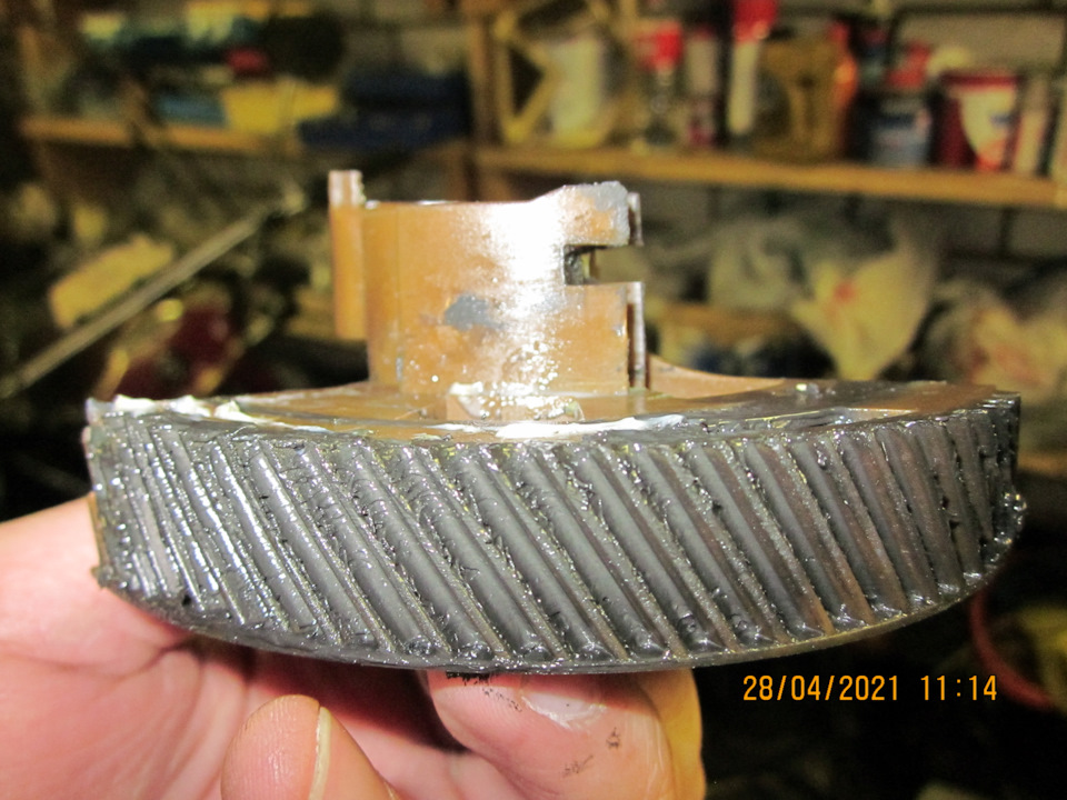 Да и загрязнена смазка изрядно — Lada Vesta SW (1G). Запчасти на фото: 28042021