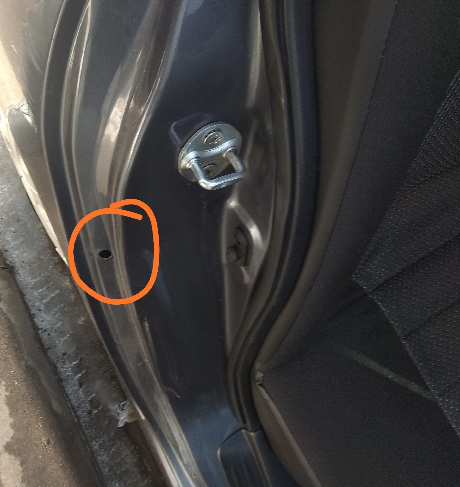 Что это за заглушки? — Mitsubishi Lancer IX, 1,6 л, 2007 года ...