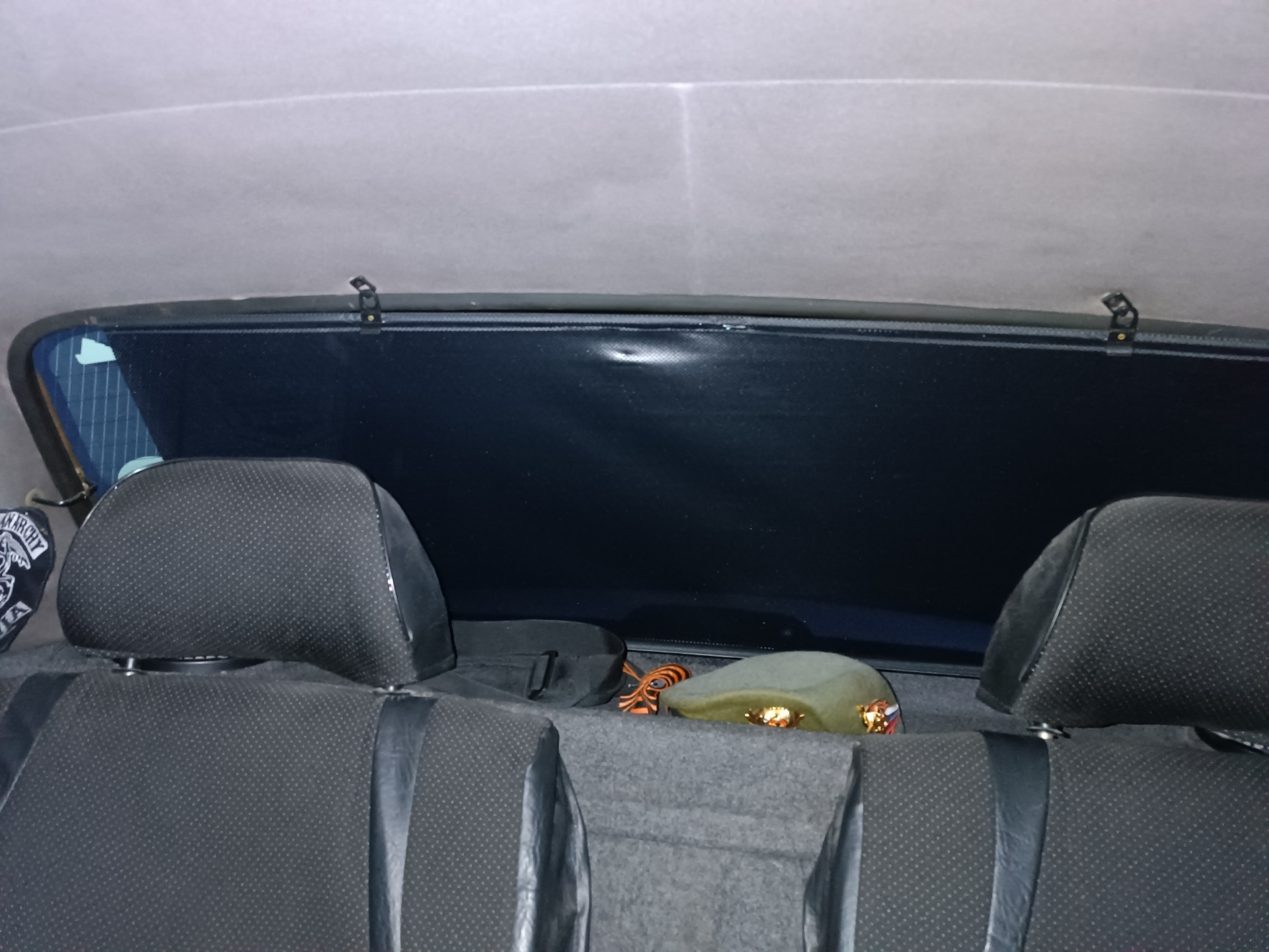 Сетка на заднее стекло — ГАЗ 31105, 2,4 л, 2006 года | аксессуары | DRIVE2