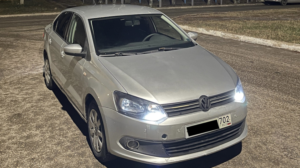 Volkswagen Polo Sedan Полик