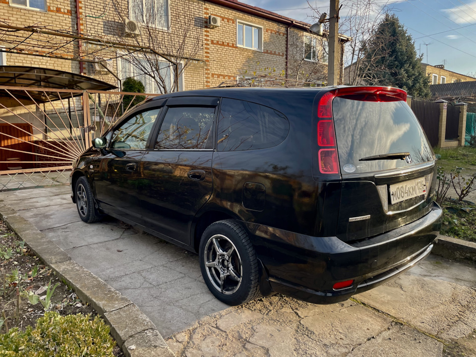Фото в бортжурнале Honda Stream (RN1-5)