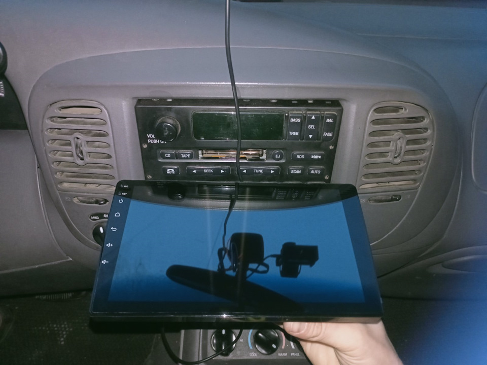 9 — Ford Expedition (1G)