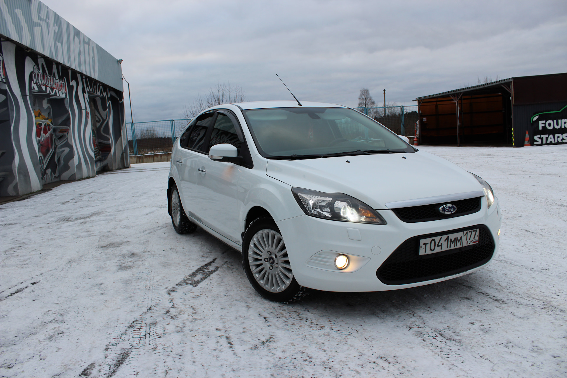 Ford Focus 2 2010 С…СЌС‚С‡Р±РµРє Р±РµР»С‹Р№