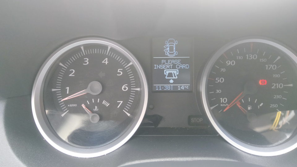 Зависает стрелка тахометра — Renault Megane II, 1,6 л, 2008 года ...