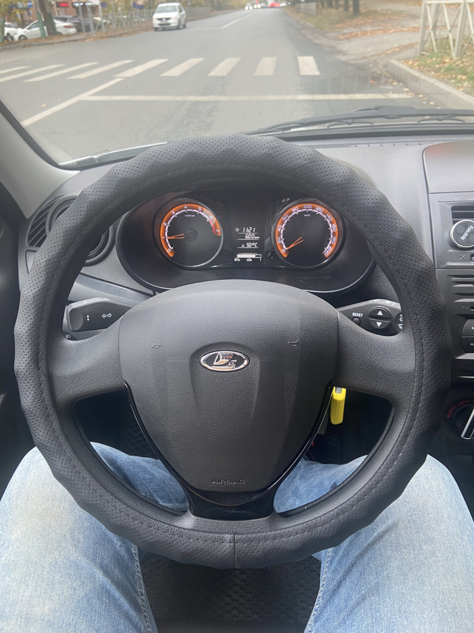 Оплетка на руль — Lada Гранта Cross, 1,6 л, 2023 года | аксессуары | DRIVE2