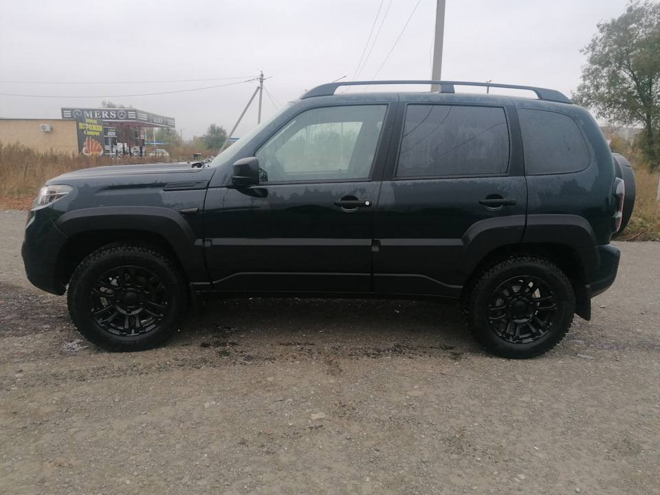 Переобулся на зиму. + диски СКАД Тайга чёрный бархат. — Lada Niva ...