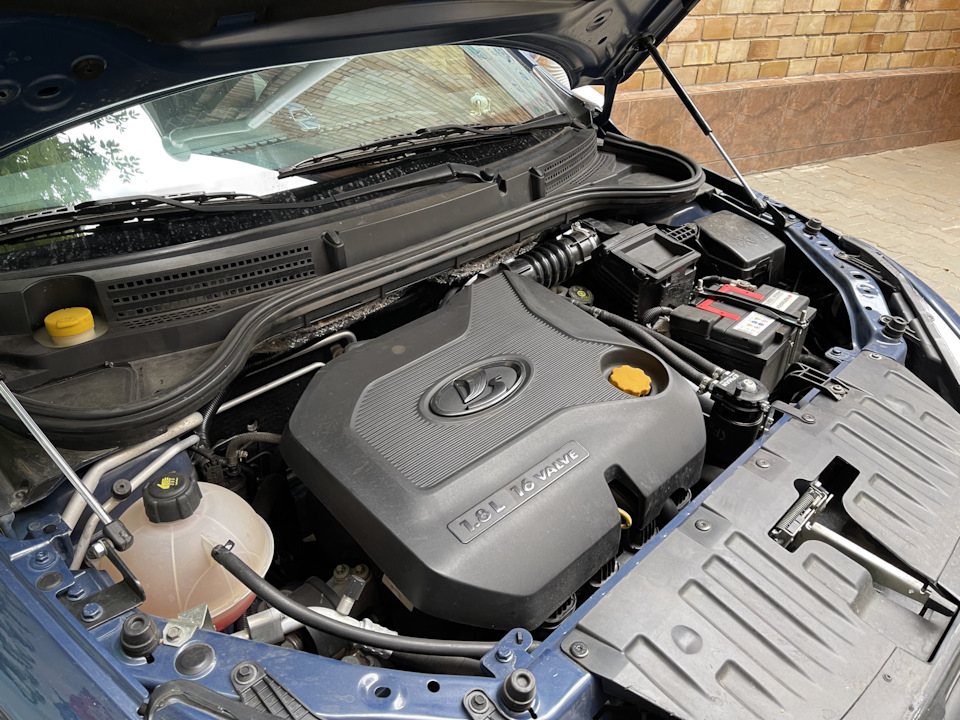 Начало тошнить от потеков омывайки с форсунок на капот — Lada Vesta SW ...
