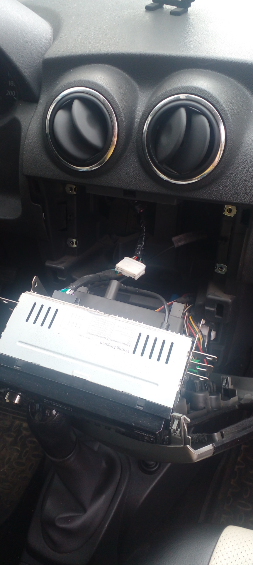 2Din магнитола и лампочки в кнопки стеклоподьемников — Nissan Almera V ...