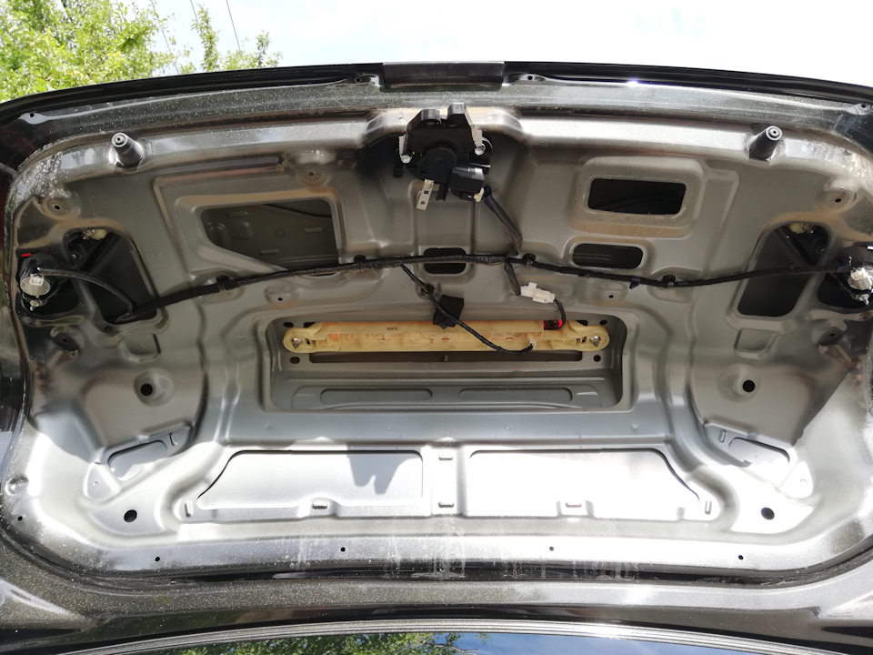 Кнопка багажника — Mazda 6 (2G) GH, 2 л, 2008 года | запчасти | DRIVE2