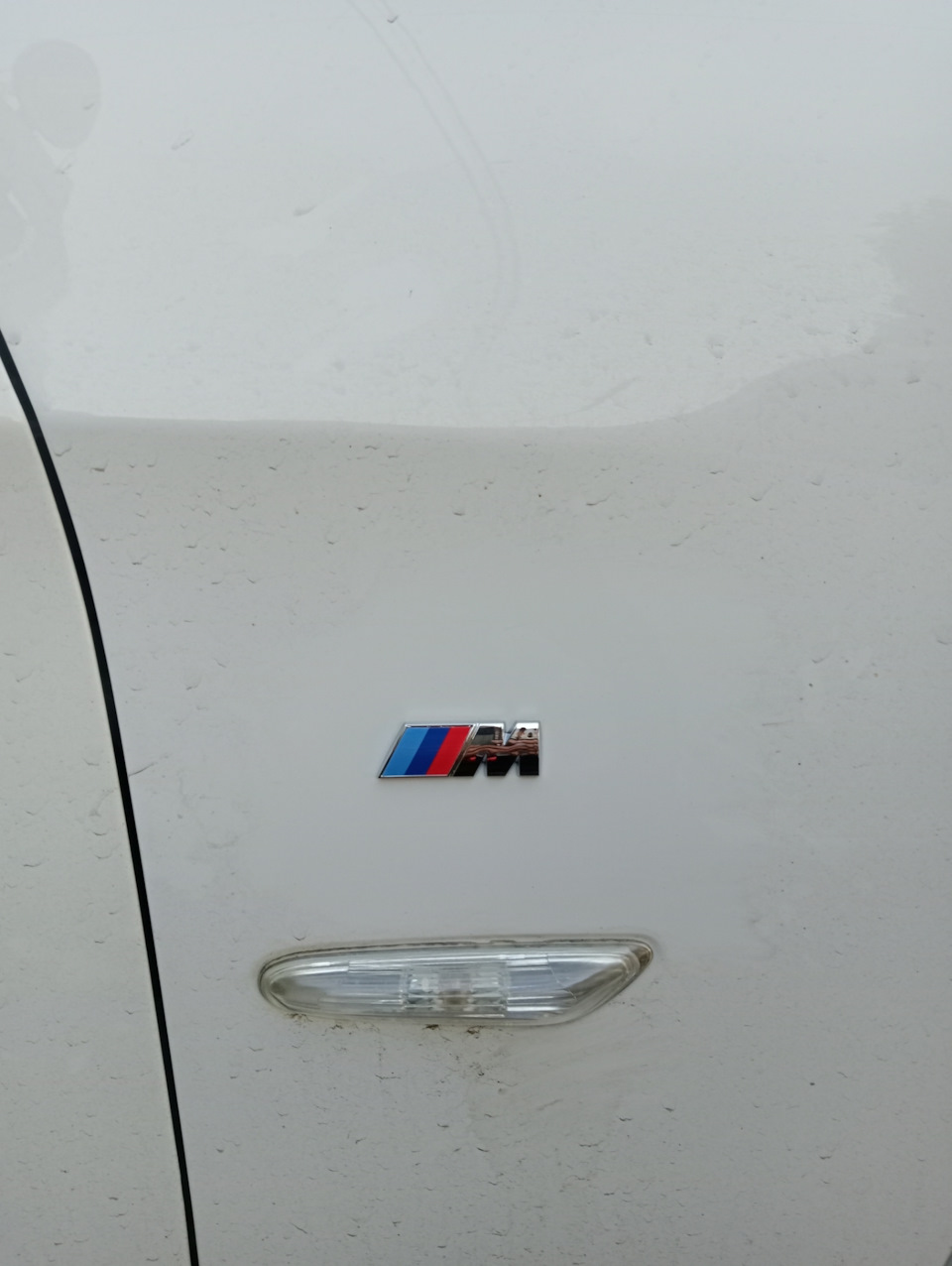 Шильдик М-пак, замена. — BMW X1 (E84), 2 л, 2011 года | аксессуары | DRIVE2