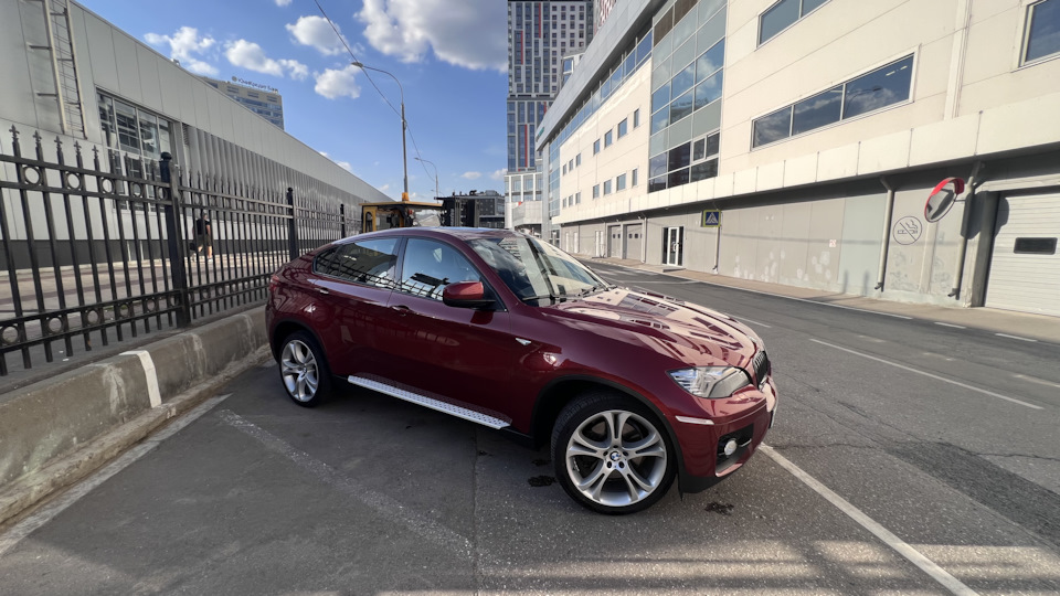 BMW X6 вишневэ