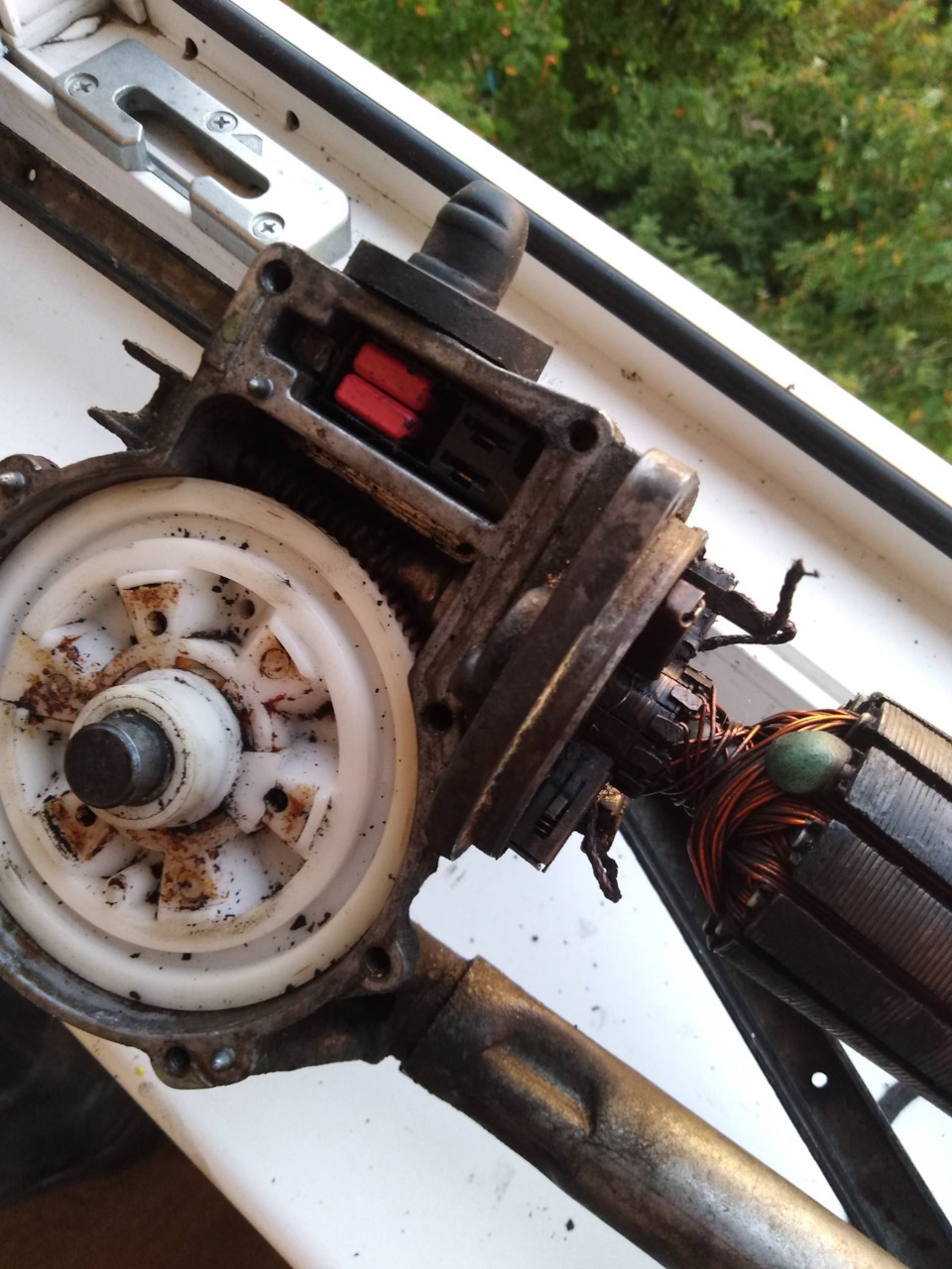 моторчик переднего стеклоочистителя — Dodge Caravan IV, 2,4 л, 2001 ...