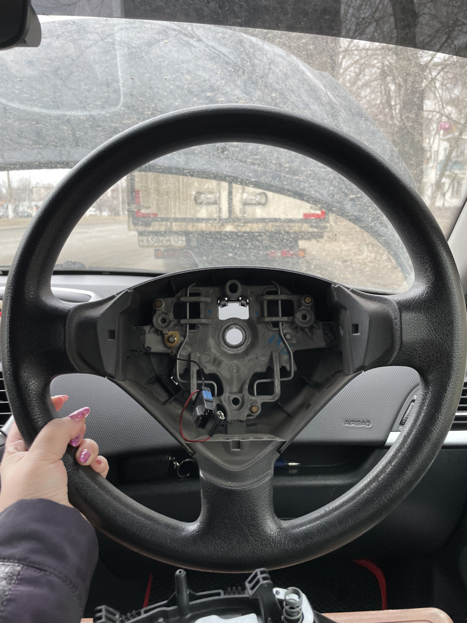 Руль пежо 308. Руль пежо 301. Замена руля пежо. Руль пежо 107. Замена руля пежо.