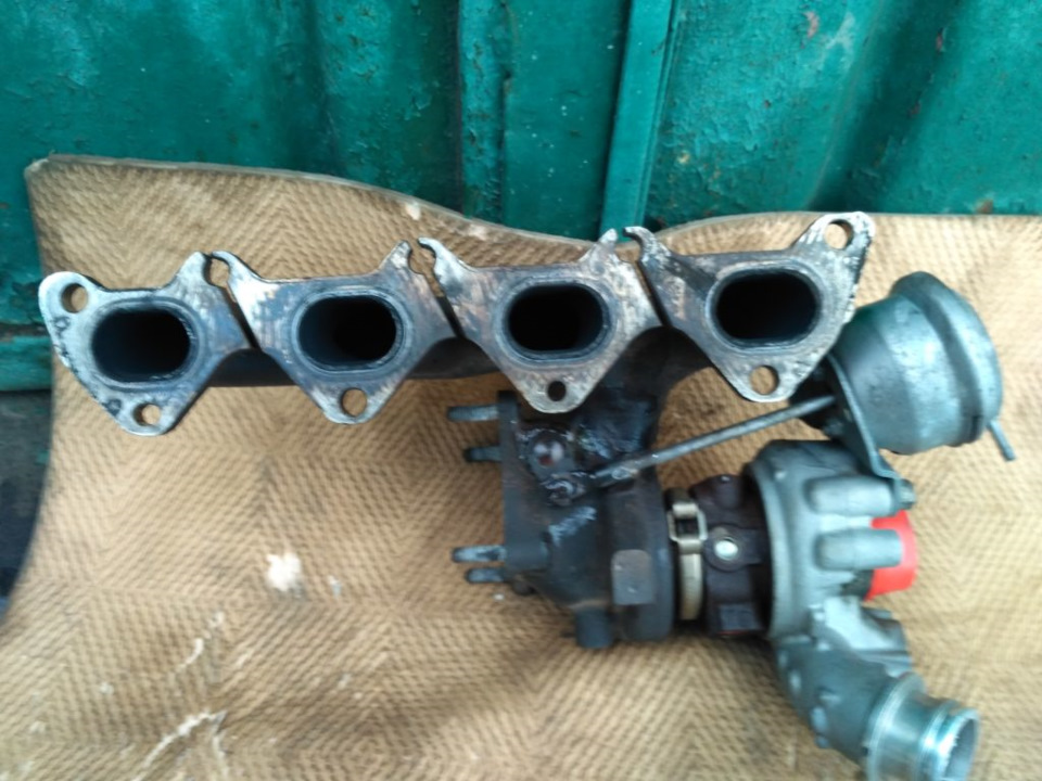 Турбина Volkswagen, Skoda 1.4T Саха 49373-01004 на Skoda Octavia A5 Mk2 ...