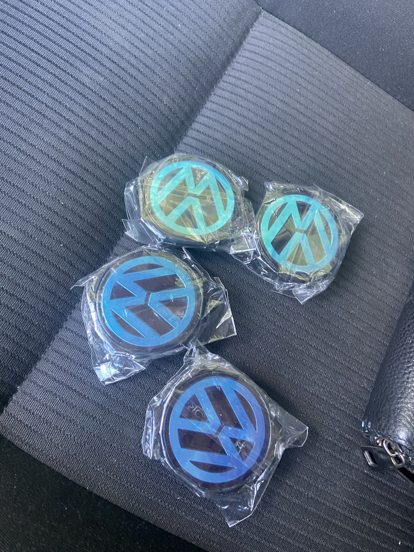 Колпачки на диски — Volkswagen Jetta IV, 1,8 л, 2002 года | колёсные ...