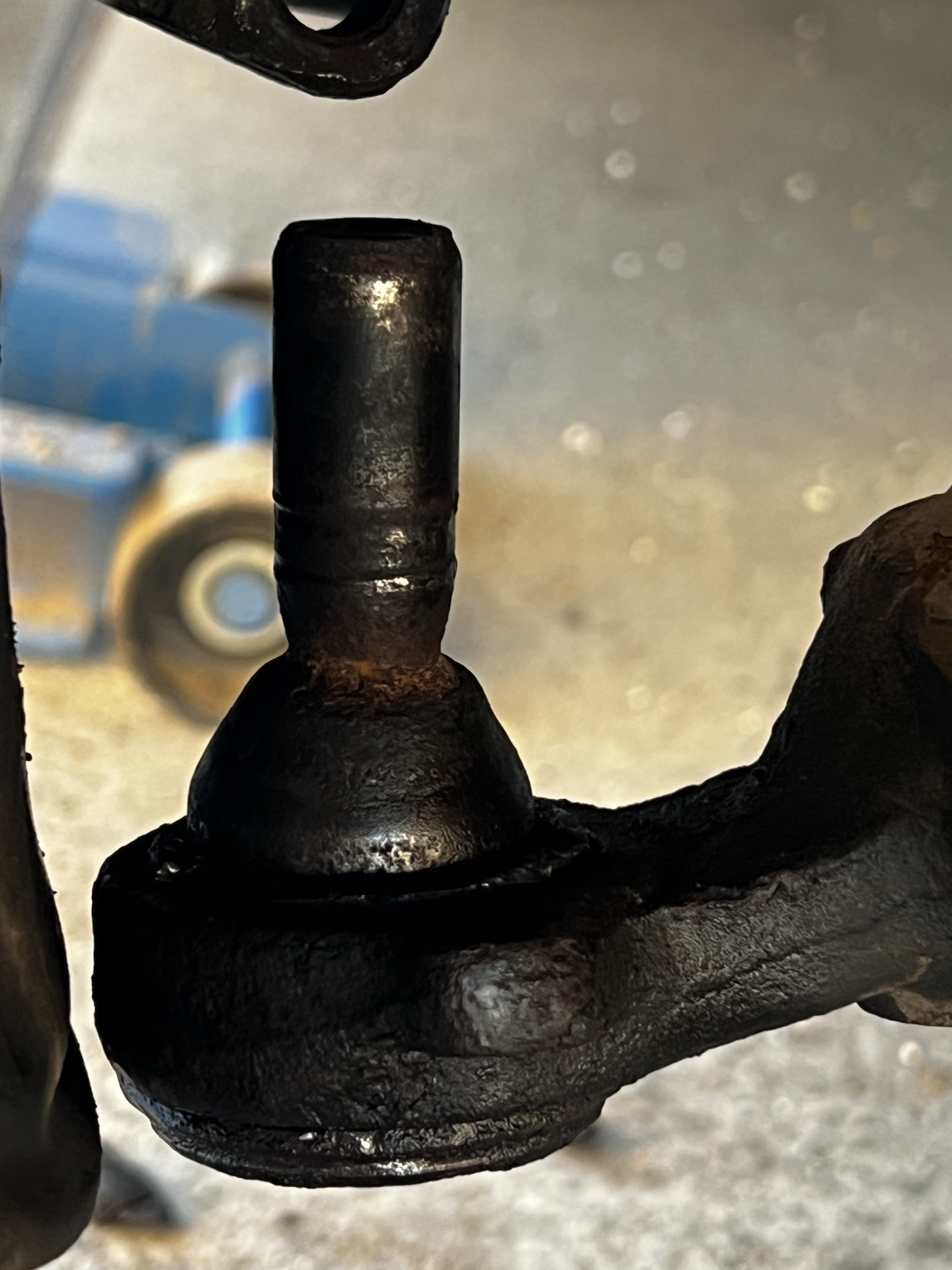 Как выбить сломанную нижнюю шаровую опору? — Mercedes-Benz E-class ...