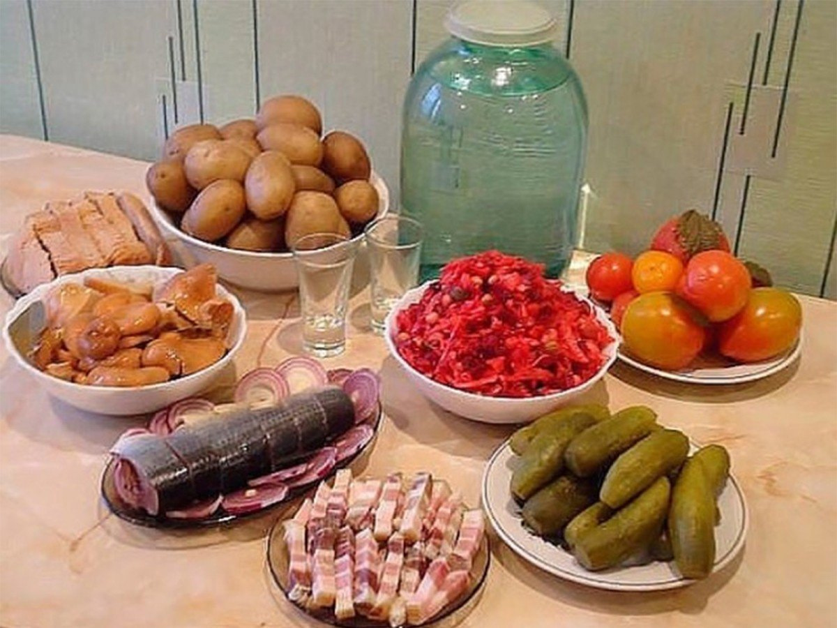 Приколы про новогодний стол
