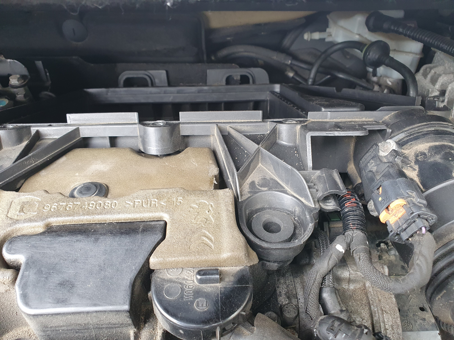 замена салонного фильтра ситроен с4 пикассо. 6 дизель 2008. фильтр воздушный ситроен с4 гранд пикассо 1. гранд пикассо замена фильтра. замена всех резинок на двигателе b234l.