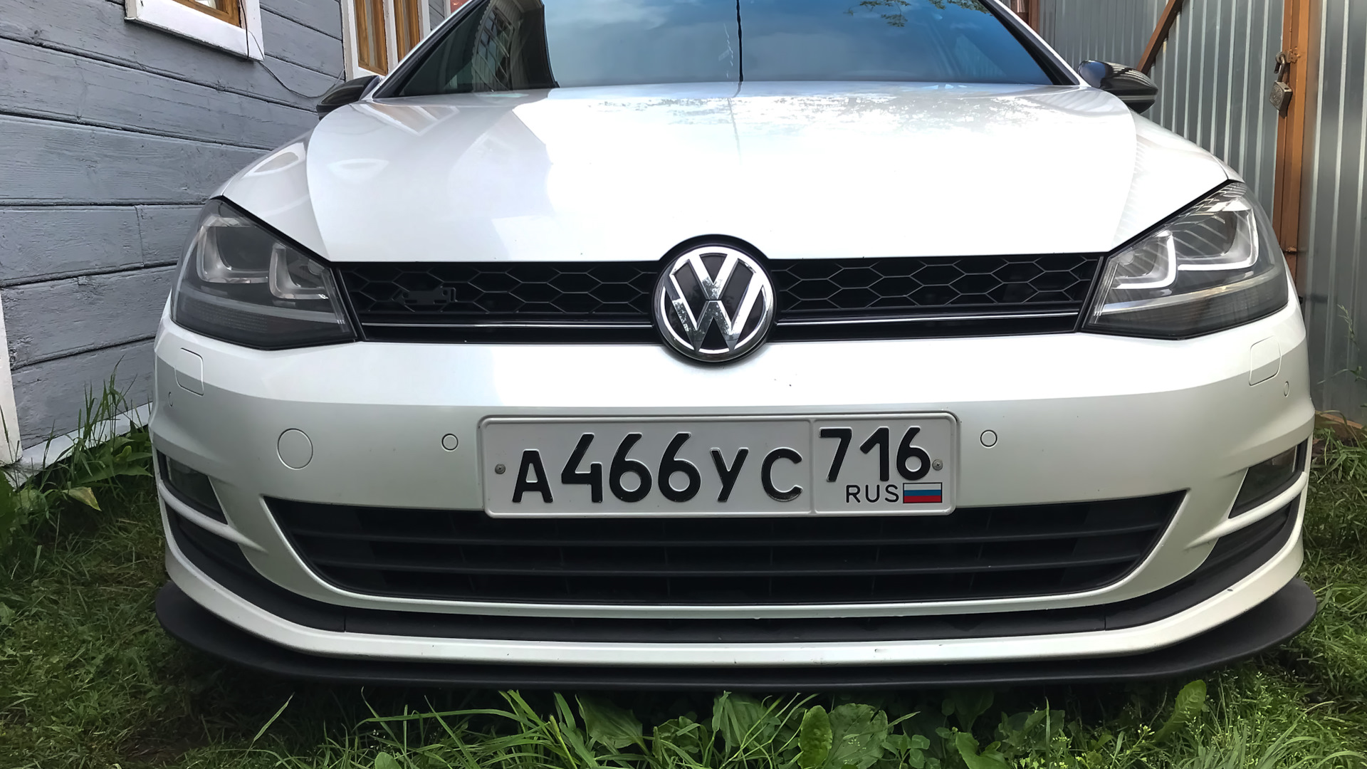 Volkswagen Golf Mk7 1.4 бензиновый 2013 | Белый перламутр на DRIVE2