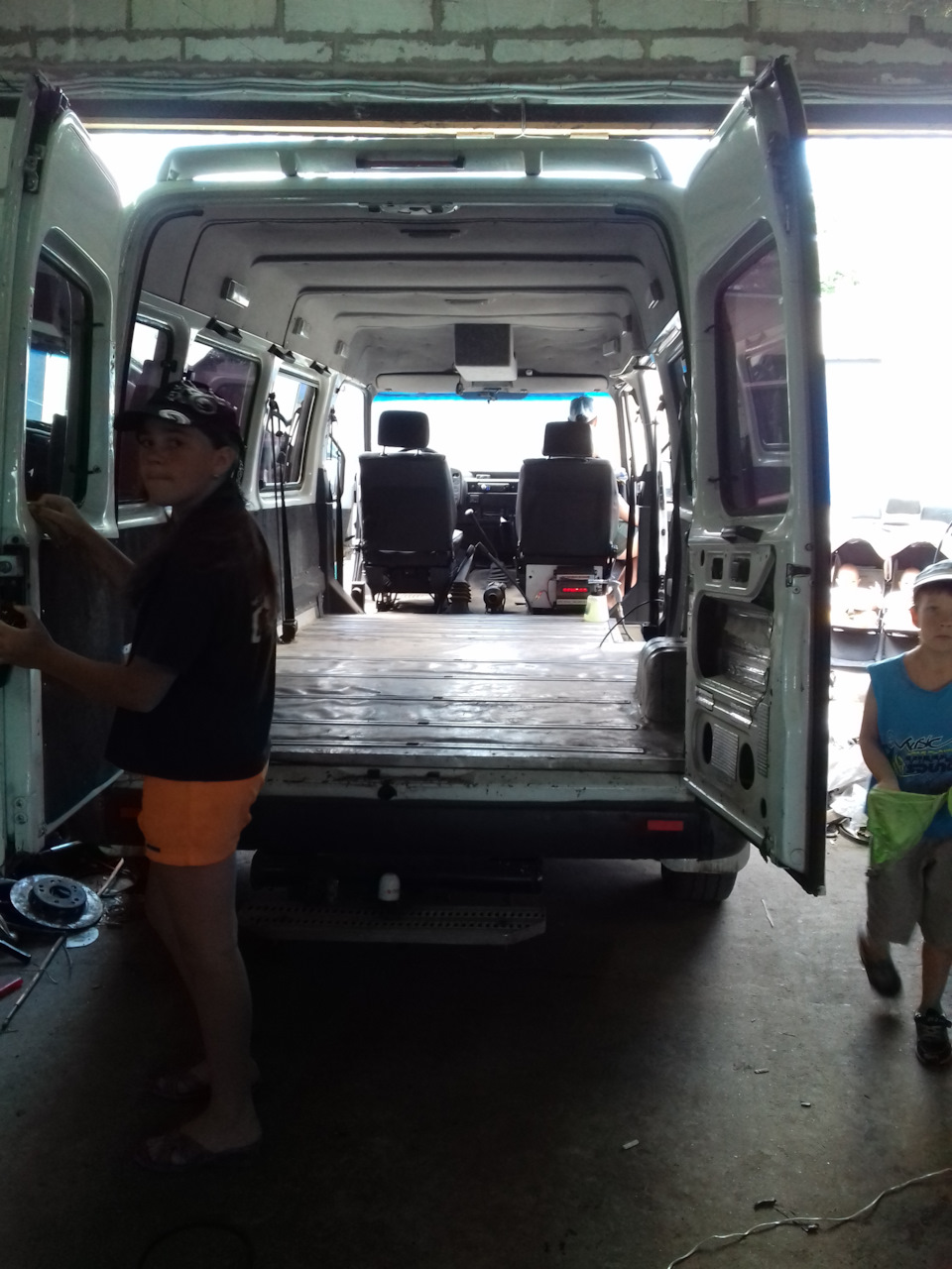 Труд делает человеков😁 — Ford Transit (4G)