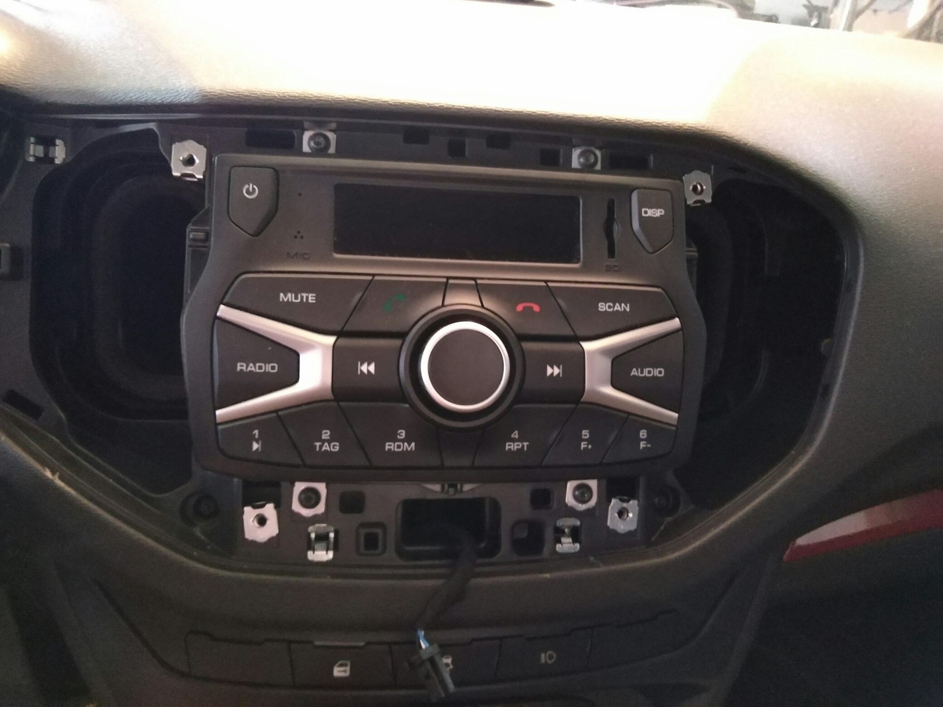 Подключение аудиааппарата к мультирулю — Lada Vesta Cross, 1,8 л, 2018 ...