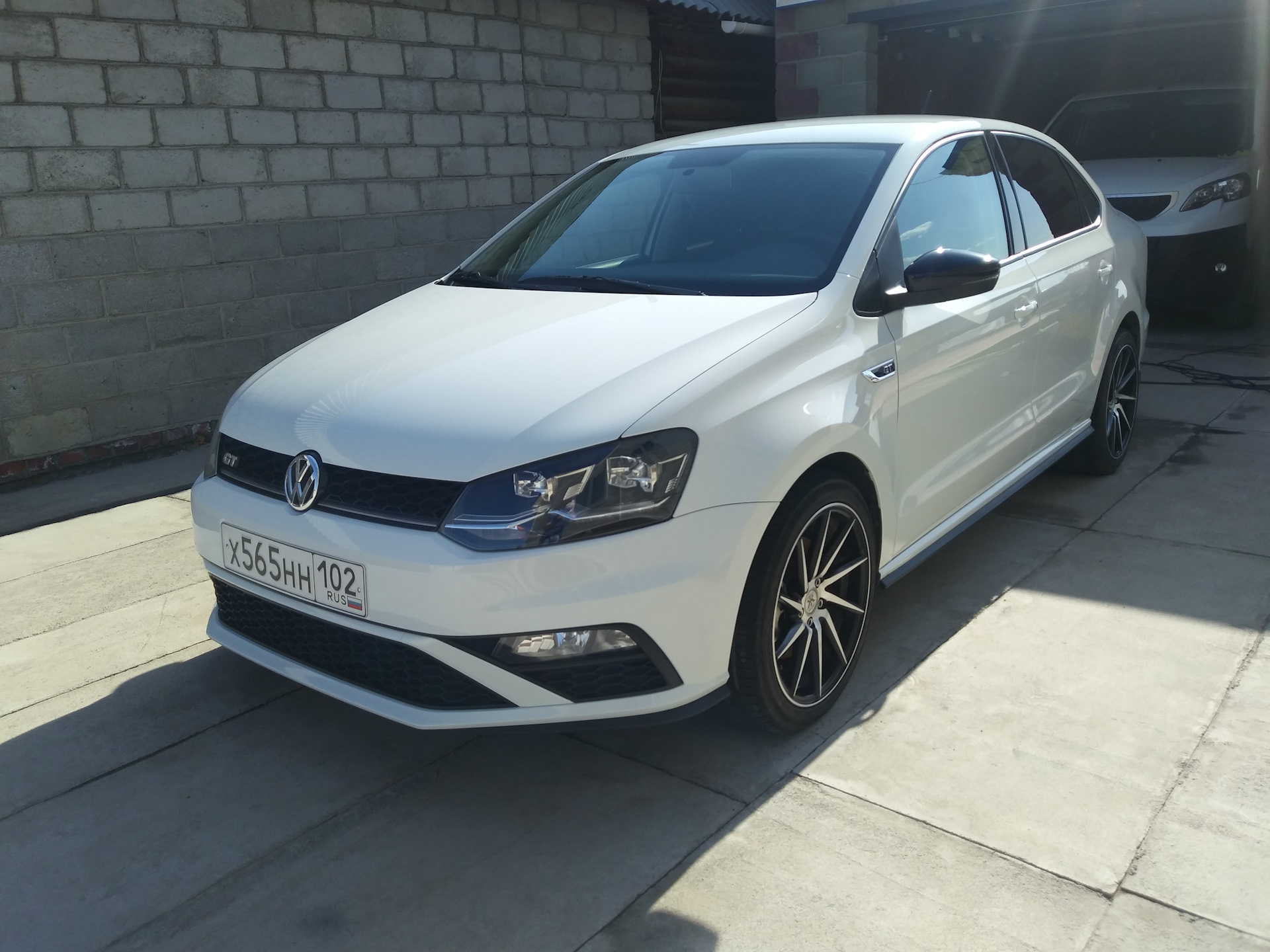 VW Polo sedan gt