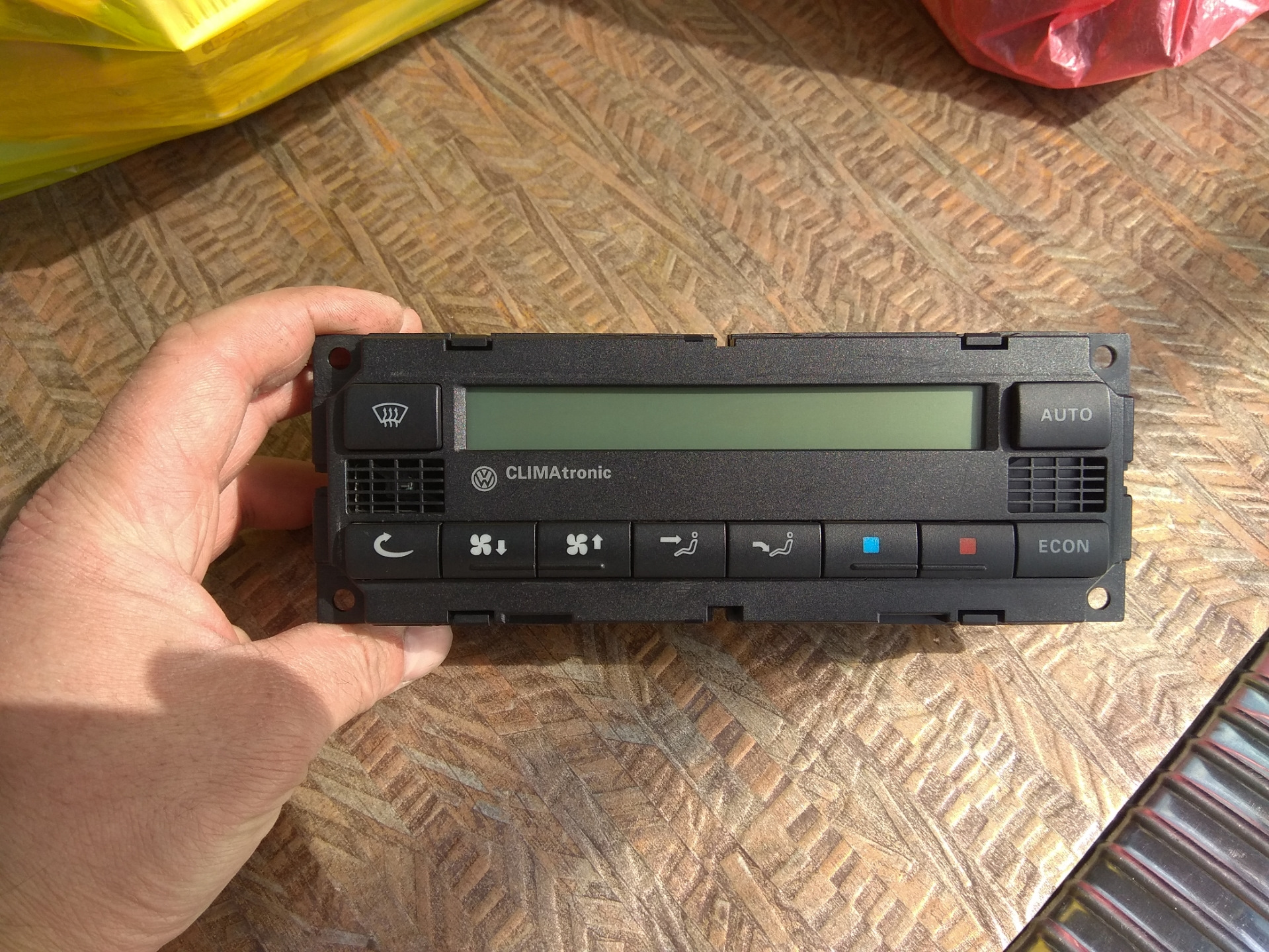 Кончилась лампа ближнего💡пересвет фар. — Lada Приора седан, 1,6 л, 2013 ...