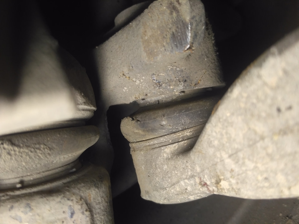 Порваный пыльник, критично ли? — Volkswagen Passat B5, 1,8 л, 2003 года ...