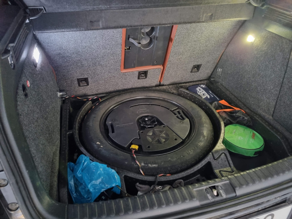 Dynaudio with Subwoofer — Tiguan л., 2009 года электроника | DRIVE2