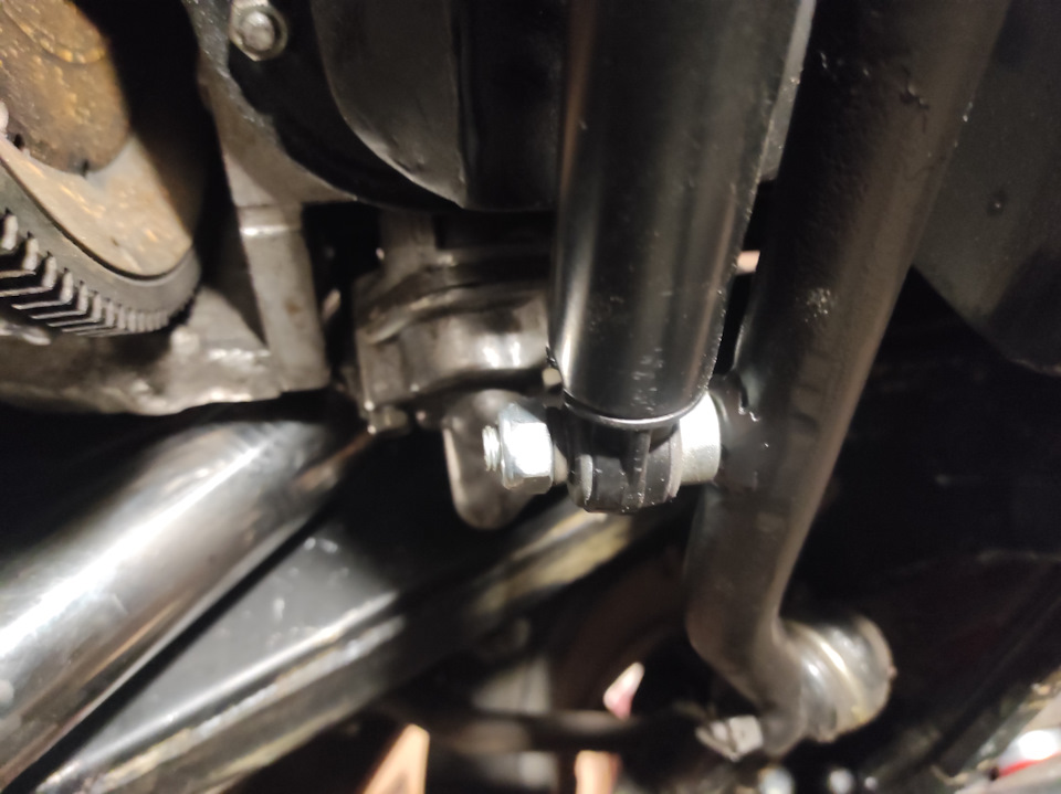 Установка демпфера на рулевую трапецию. — ГАЗ 2410, 4,3 л, 1986 года ...