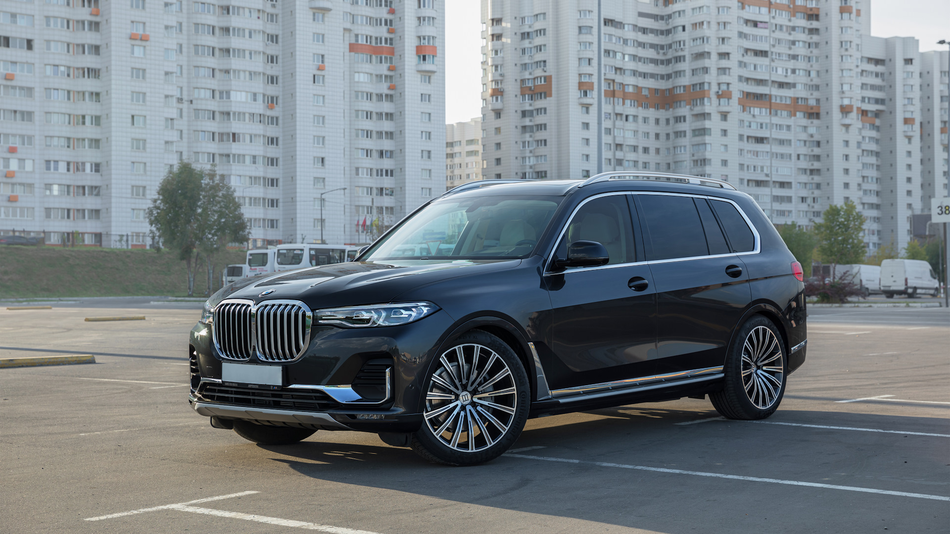 Vii x. BMW x7 g07. BMW x7 hre. BMW x7 r23. BMW x7 диски r22.