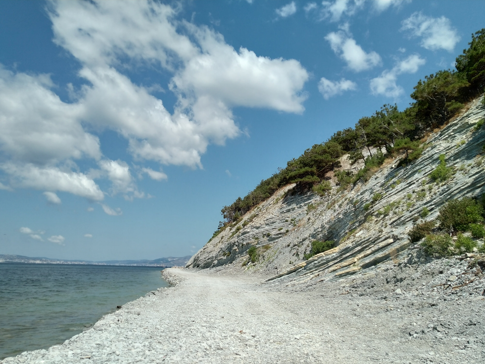 Кабардинка пляж со скалами