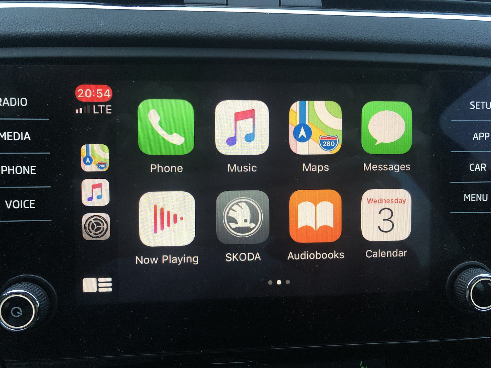 Адаптер кар плей. Apple CARPLAY магнитола. Skoda Rapid CARPLAY. Skoda Rapid 2022 CARPLAY. Polo 2022 CARPLAY.