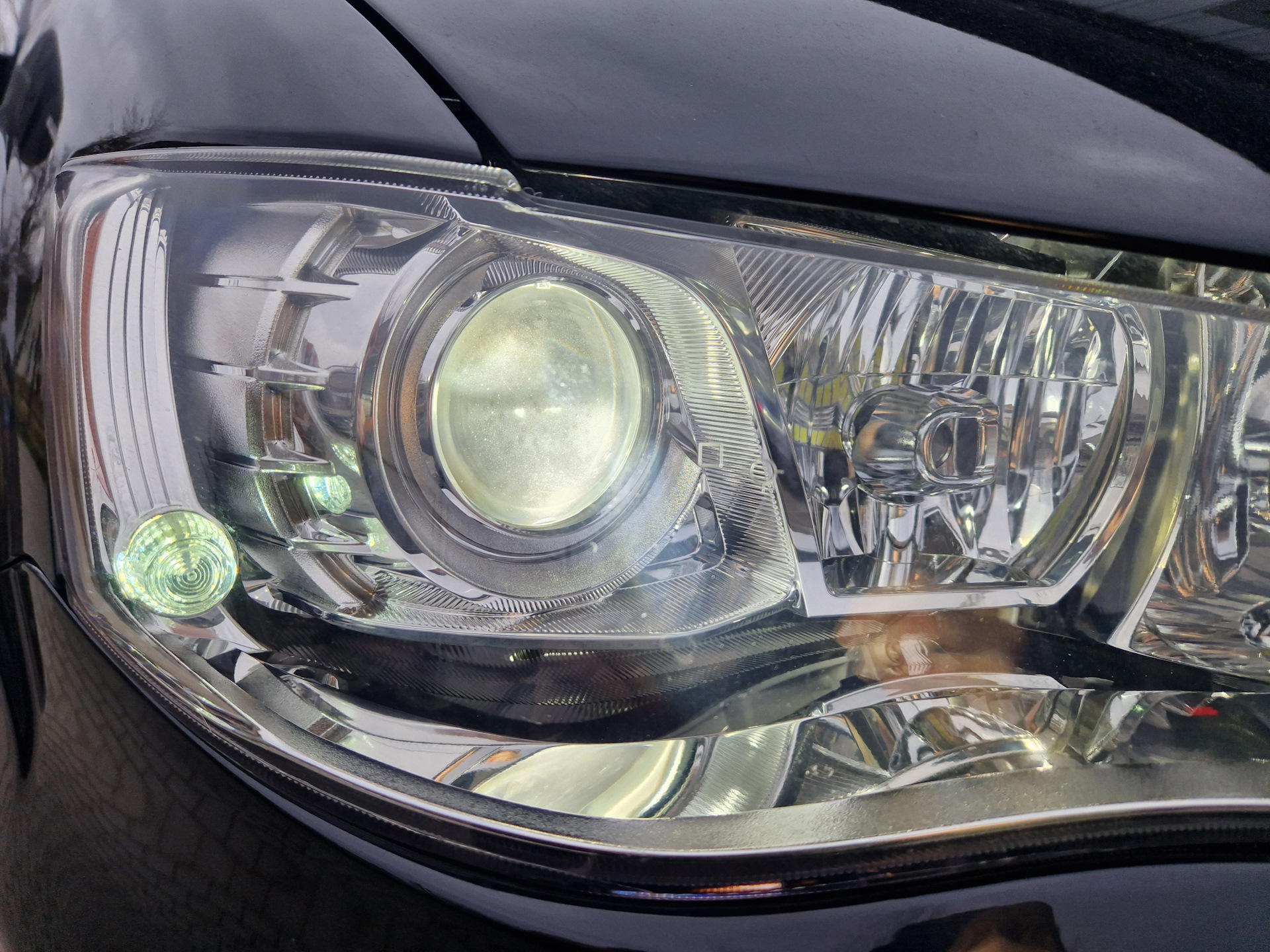 Передние габаритные огни. Новые светодиоды — Mitsubishi Outlander XL, 3 ...