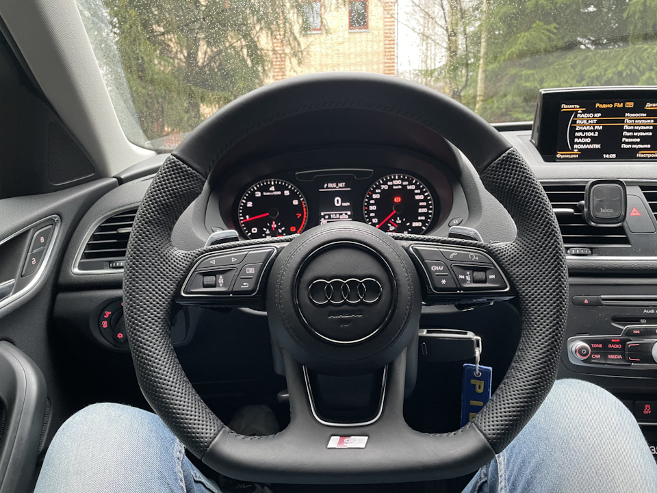 Новый руль с лепестками и перфорацией — Audi Q3 (1G), 2 л, 2015 года ...