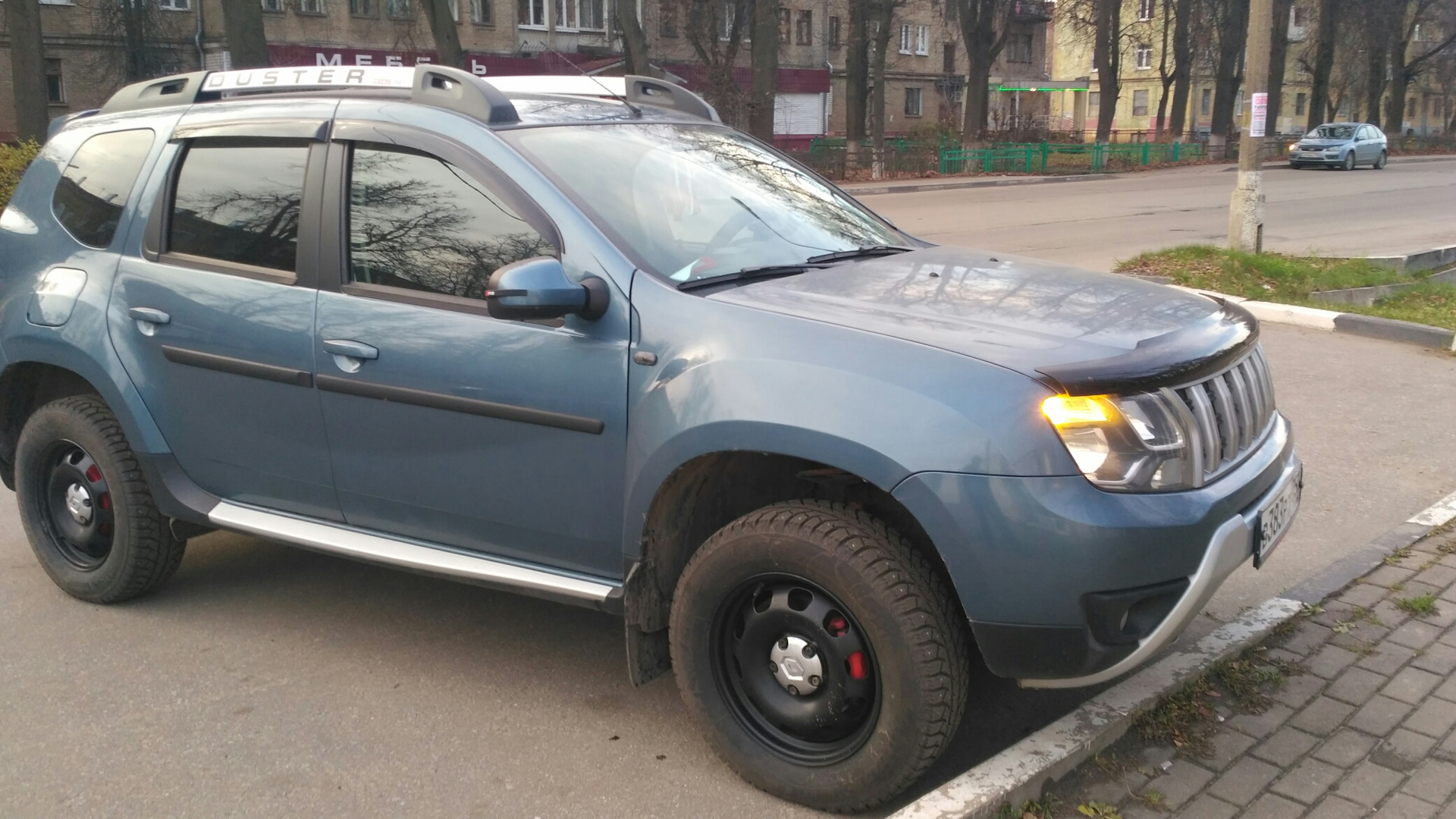 Дастер 2.0 механика. Решётка радиатора Renault Duster Дакар.