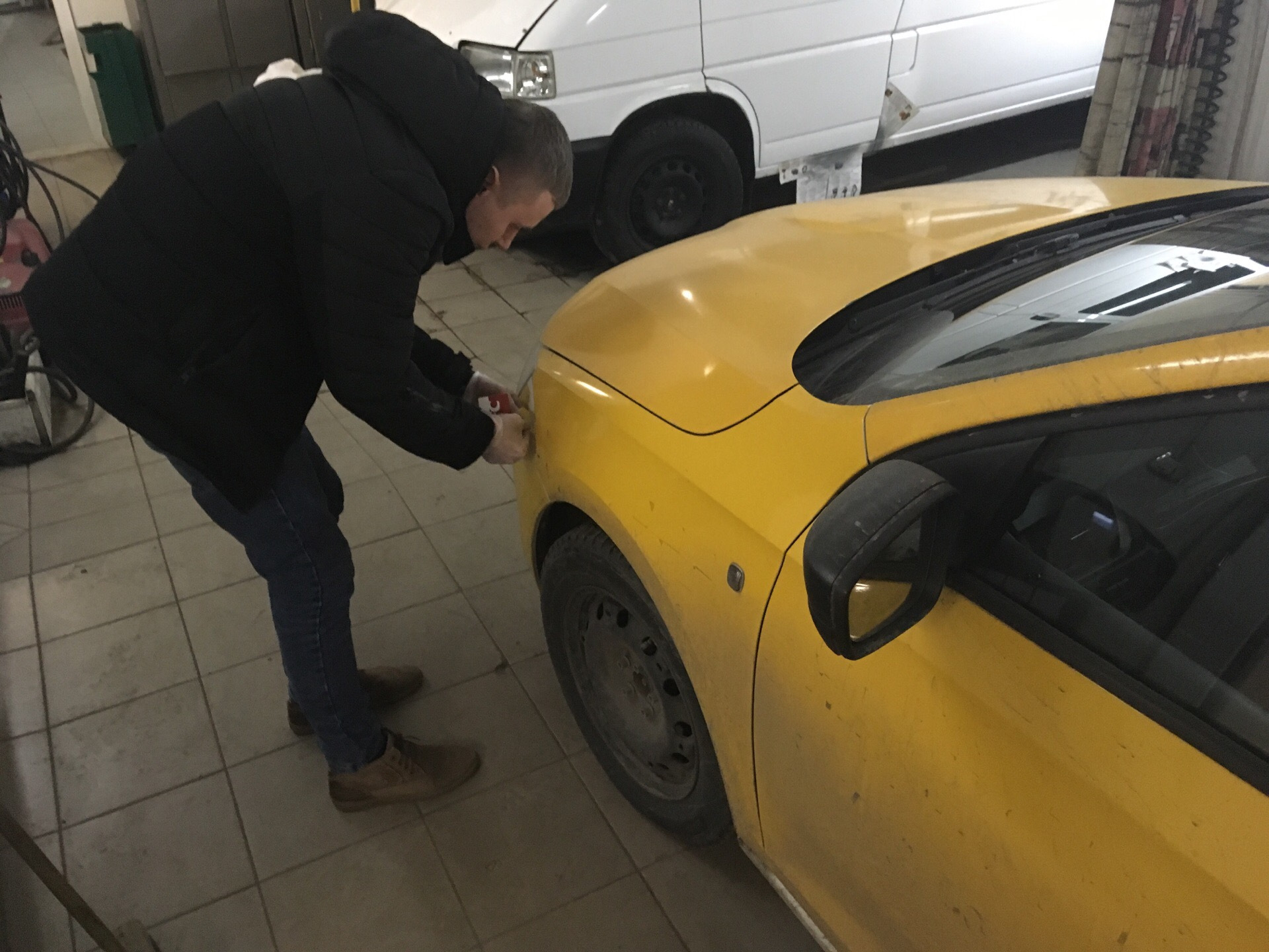 Как снять пленку такси с автомобиля самому