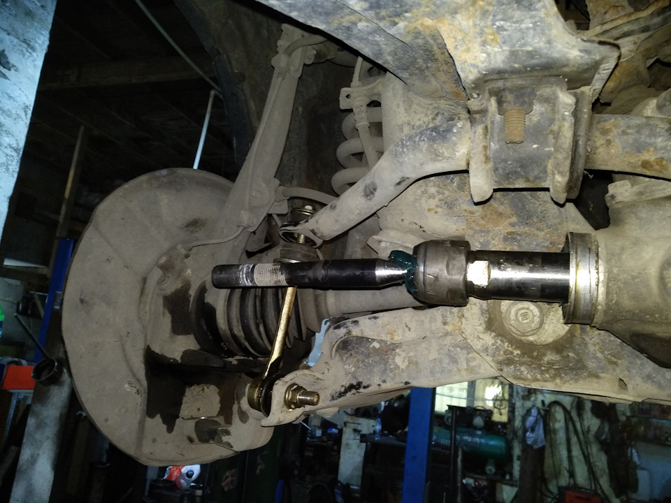 Фото в бортжурнале Toyota Sequoia (1G)