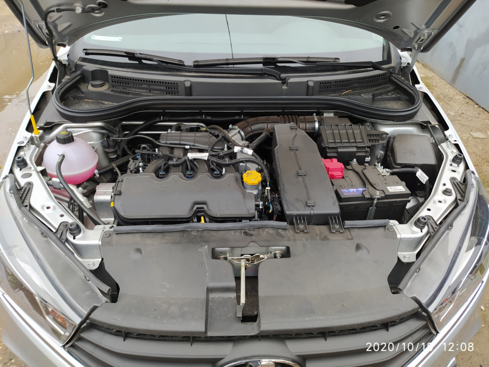 Крышка двигателя — Lada Vesta (1G), 1,6 л, 2020 года | аксессуары | DRIVE2