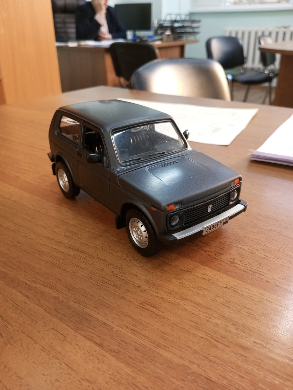 Подогнал ещё игрушку в таком же цвете))) — Lada 4x4 3D