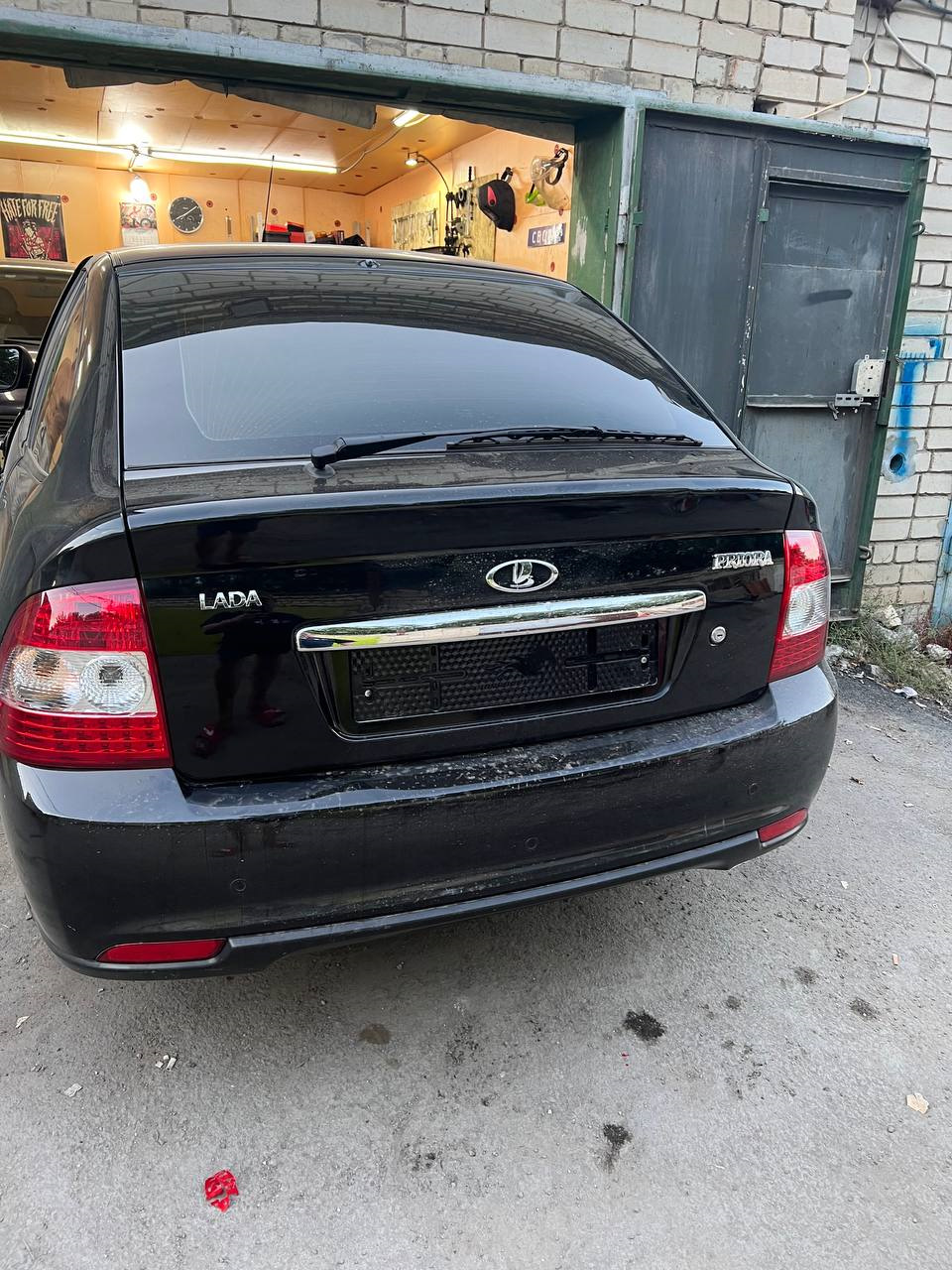 [24] Шильдики. Стиль заводской. — Lada Приора хэтчбек, 1,6 л, 2009 года ...