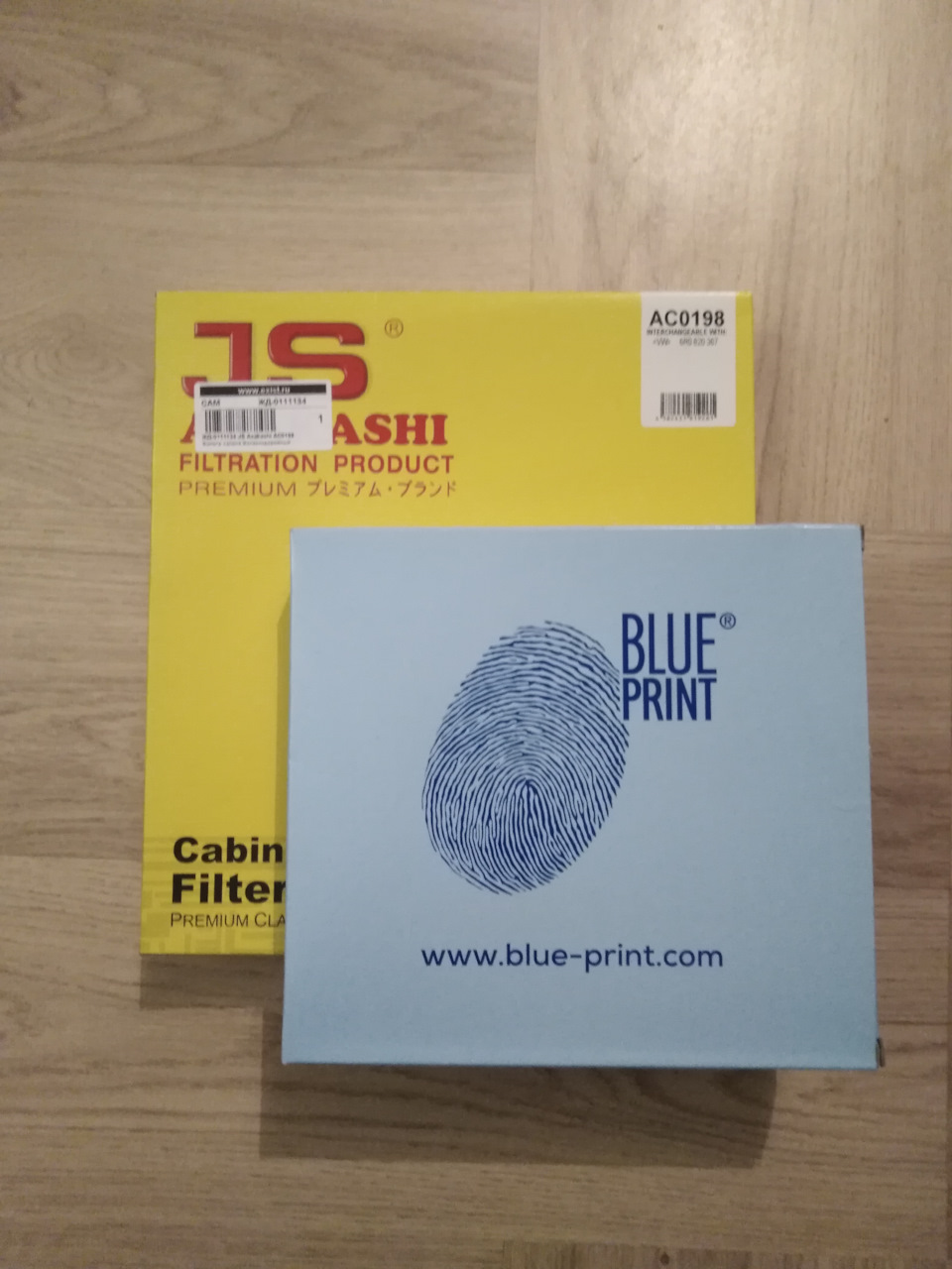 Замена воздушного фильтра и фильтра салона — Volkswagen Polo Sedan, 1,6 ...