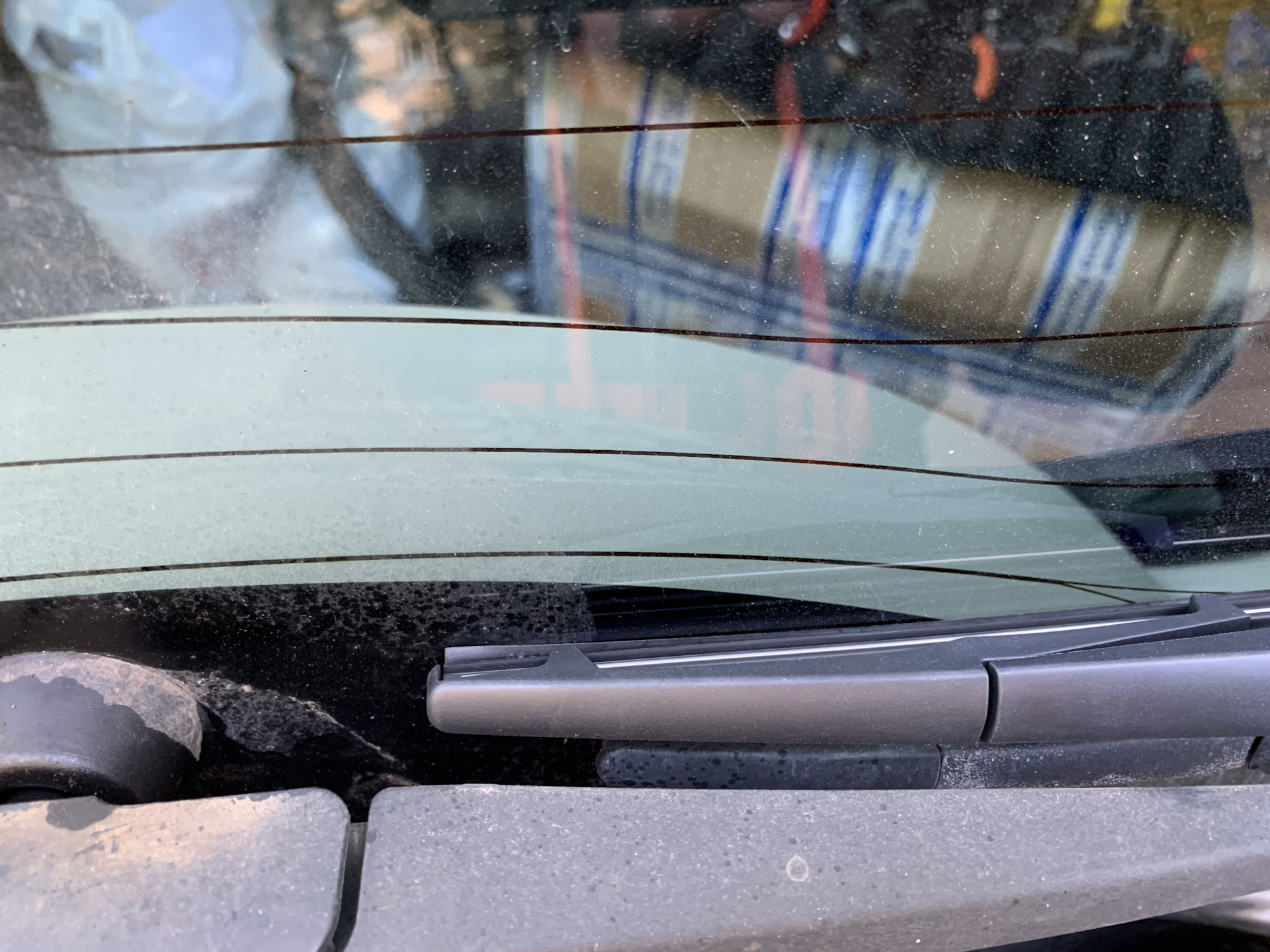 Замена поводка заднего дворника — Mitsubishi Pajero (4G), 3,2 л, 2012 ...