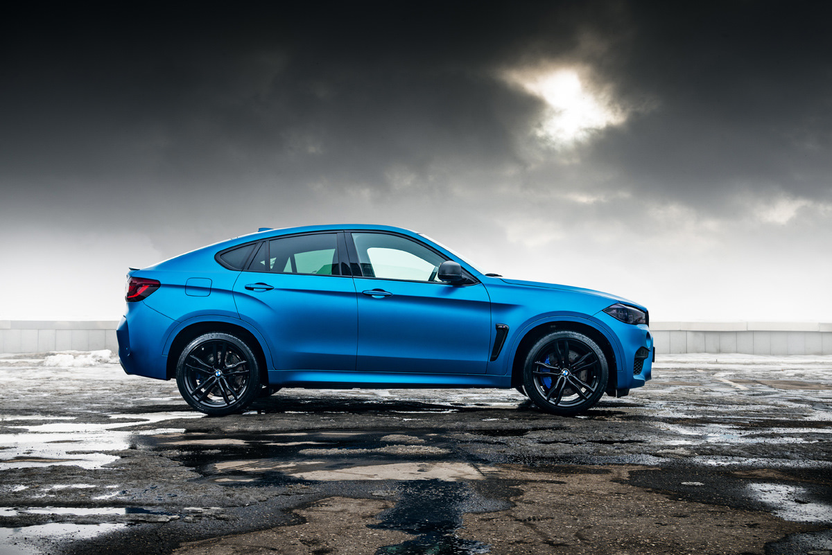 BMW x6m ультрамарин цвет