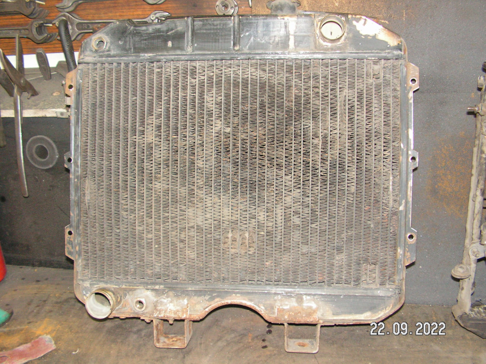 Взамен хочу поставить радиатор от Уаз-469. — Самодельный микроавтобус  ГЛОРИЯ