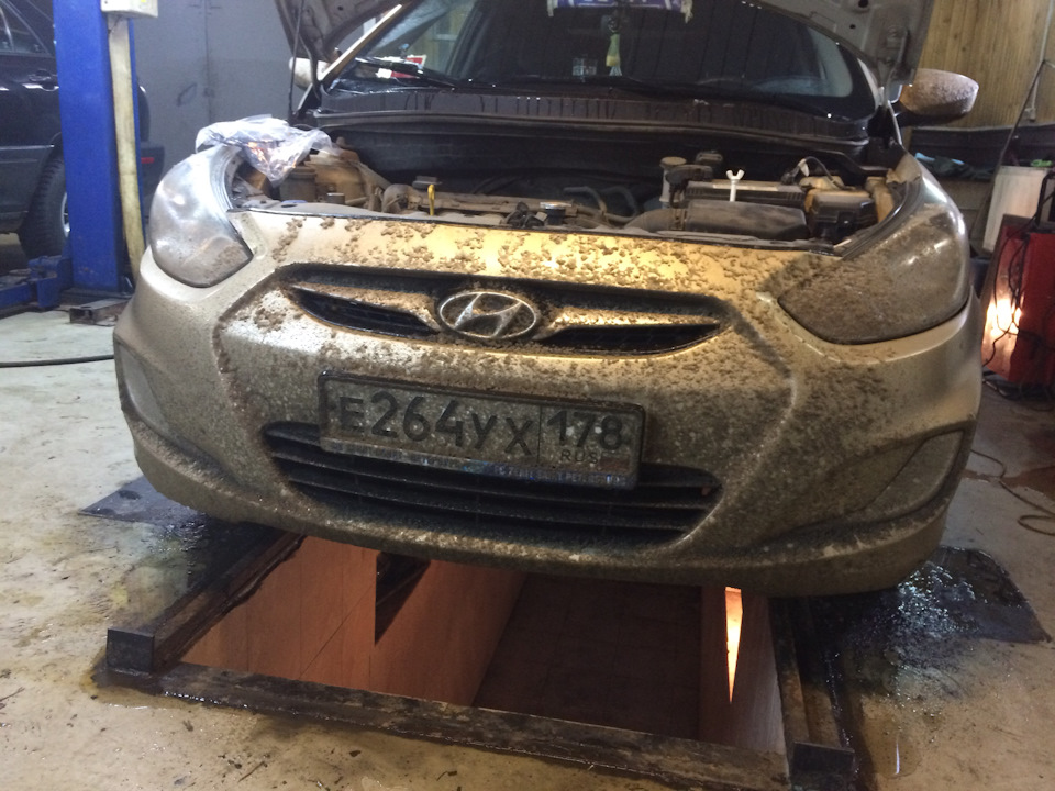Замена прокладки клапанной крышки — Hyundai Solaris, 1,6 л, 2011 года ...