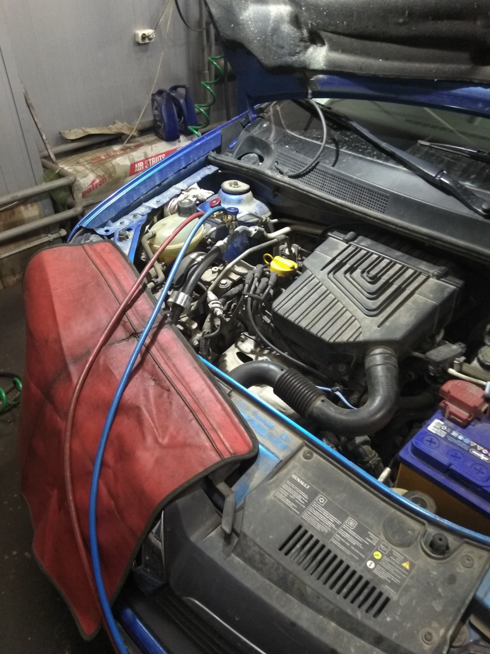 Заправка кондиционера — Renault Logan (2G), 1,6 л, 2014 года | визит на ...